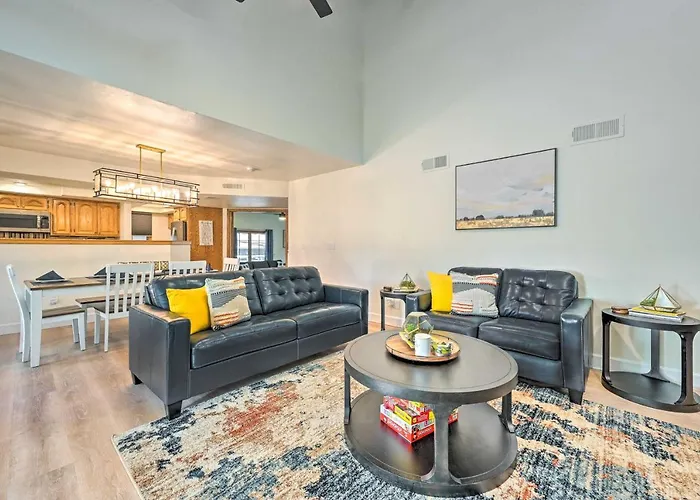 Spacious W/ Hot Tub & Grill! * Flagstaff