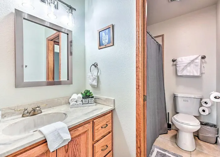 Spacious W/ Hot Tub & Grill!