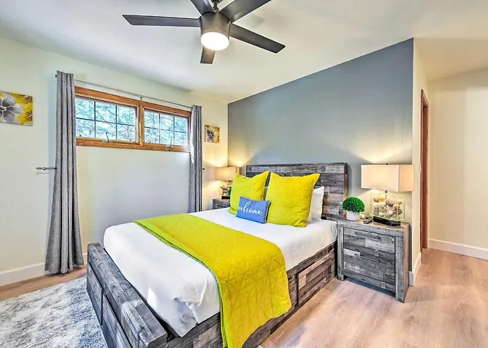 Spacious W/ Hot Tub & Grill! * Flagstaff