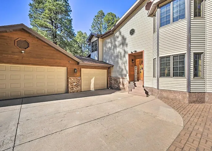 Spacious W/ Hot Tub & Grill! * Flagstaff