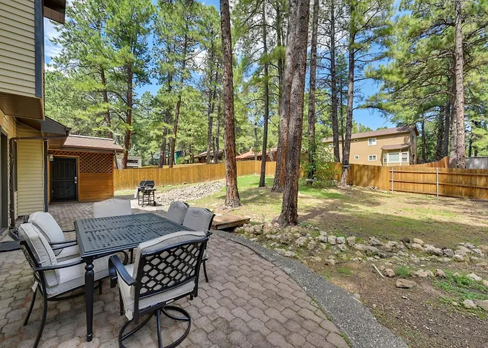 Holiday home Spacious W/ Hot Tub & Grill! Flagstaff