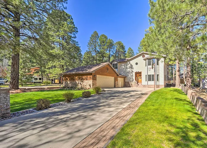 Spacious W/ Hot Tub & Grill!