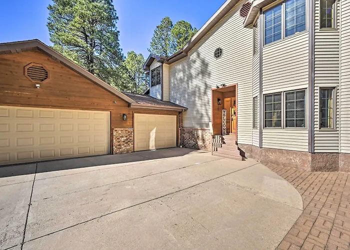 Spacious W/ Hot Tub & Grill! * Flagstaff