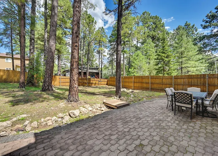 Spacious W/ Hot Tub & Grill! Holiday home Flagstaff