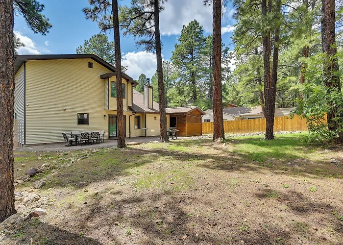 Spacious W/ Hot Tub & Grill! Flagstaff